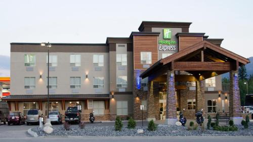 Golden Hotel | Holiday Inn Express Golden-Kicking Horse by IHG
