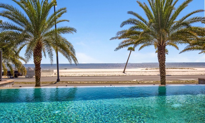 Gulfport Hotel | Holiday Inn Express Gulfport Beach by IHG