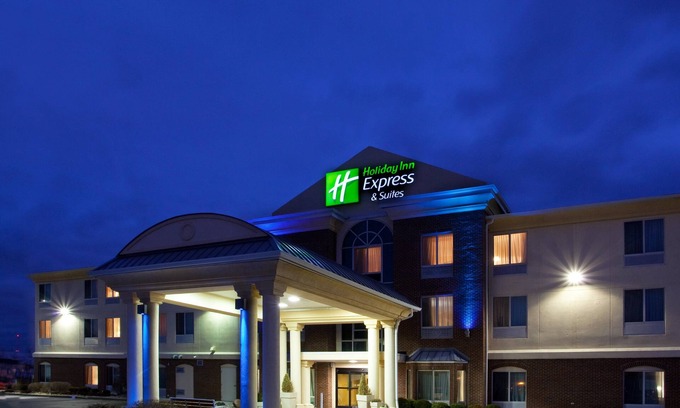 Blue Ash Hotel | Holiday Inn Express Hotel & Suites Cincinnati-Blue Ash by IHG
