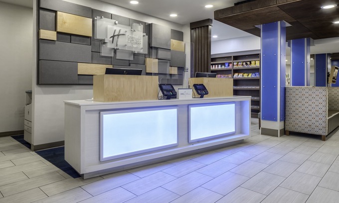 Macon Hotel | Holiday Inn Express Hotel & Suites Macon-West by IHG