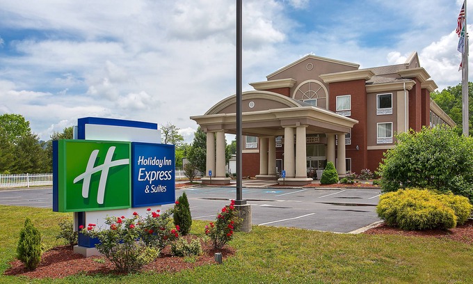 Murphy Hotel | Holiday Inn Express Hotel & Suites Murphy by IHG
