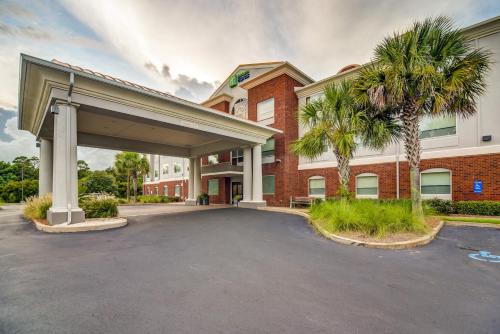 Foley Hotel | Holiday Inn Express Hotel & Suites Foley by IHG