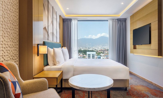 Kathmandu Hotel | Holiday Inn Express Kathmandu Naxal by IHG