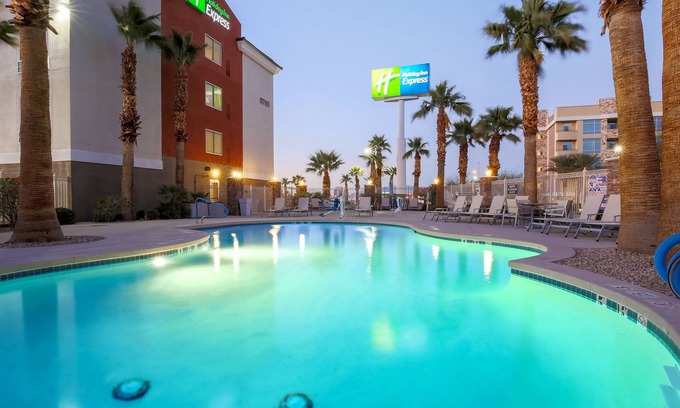 Las Vegas Hotel | Holiday Inn Express Las Vegas - Stadium Area by IHG