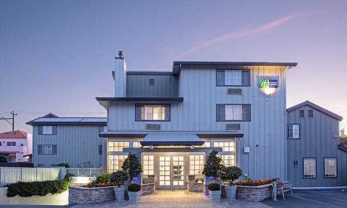 Lighthouse District Hotel | Holiday Inn Express Monterey-Cannery Row by IHG