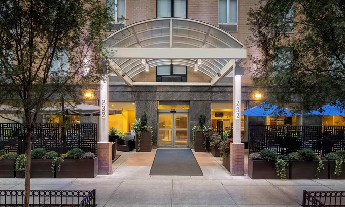 Chelsea Hotel | Holiday Inn Express NYC Chelsea – NoMad Area by IHG