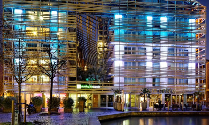 La Villette Hotel | Holiday Inn Express Paris-Canal de la Villette by IHG