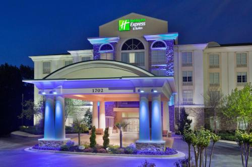 Phenix City Hotel | Holiday Inn Express Phenix City-Fort Benning by IHG