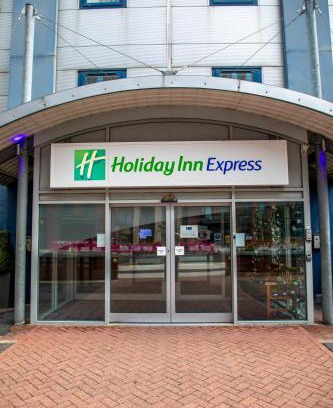 Canning Town South Hotel | Holiday Inn Express Royal Docks by IHG