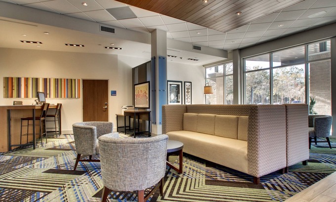 Summerville Hotel | Holiday Inn Express & Suites Summerville by IHG