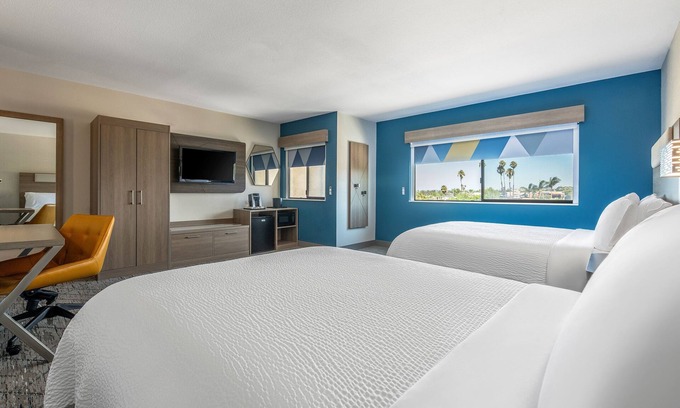 National City Hotel | Holiday Inn Express San Diego South - National City by IHG