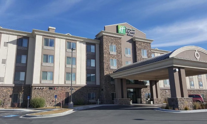 Springville Hotel | Holiday Inn Express & Suites Springville-South Provo Area by IHG