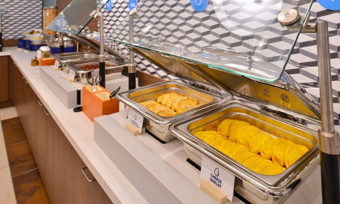 Brunswick Hotel | Holiday Inn Express & Suites Brunswick by IHG