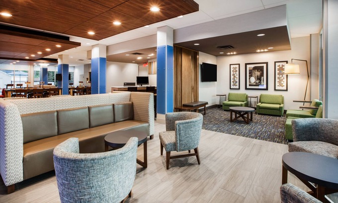 Woodstock Hotel | Holiday Inn Express & Suites Atlanta N - Woodstock by IHG