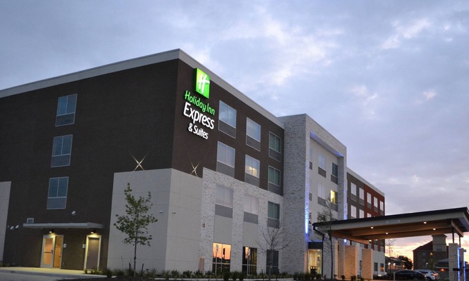 McKinney Hotel | Holiday Inn Express & Suites McKinney - Frisco East by IHG