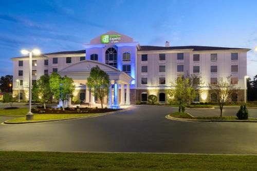 Aiken Hotel | Holiday Inn Express & Suites Aiken by IHG