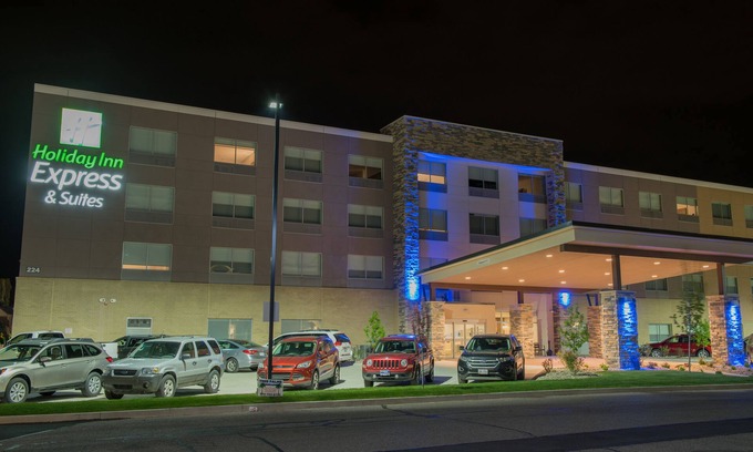 Dayton Hotel | Holiday Inn Express & Suites Dayton Southwest by IHG