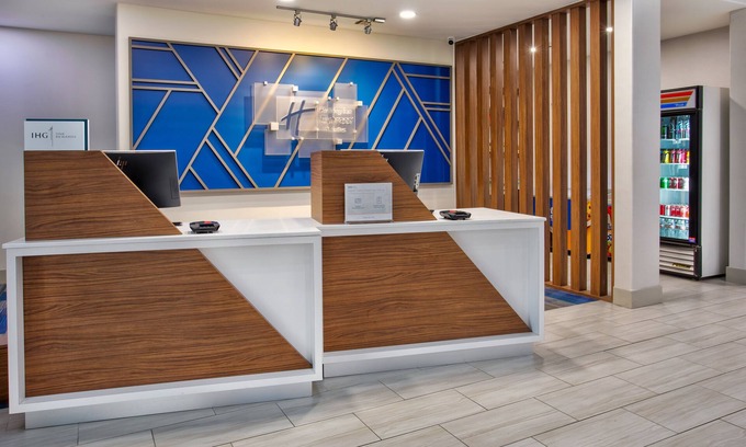 Barker Hotel | Holiday Inn Express & Suites Houston West - Katy by IHG