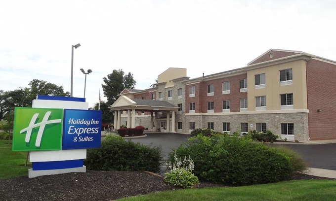 Carmel Hotel | Holiday Inn Express & Suites Indianapolis North - Carmel by IHG