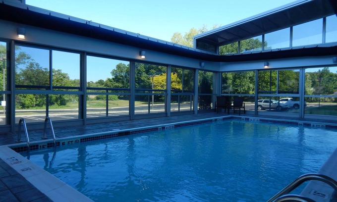 Milford Hotel | Holiday Inn Express & Suites Milford by IHG