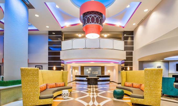 Eureka Hotel | Holiday Inn Express & Suites Eureka by IHG