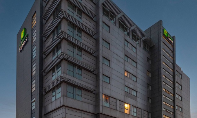 Swindon Hotel | Holiday Inn Express Swindon City Centre by IHG