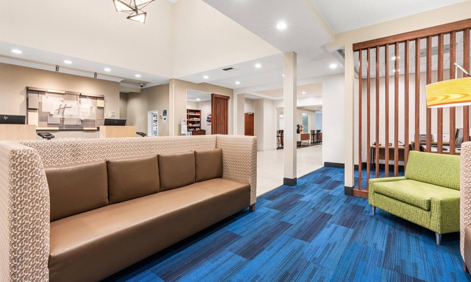 Altamont Hotel | Holiday Inn Express & Suites Klamath Falls Central by IHG