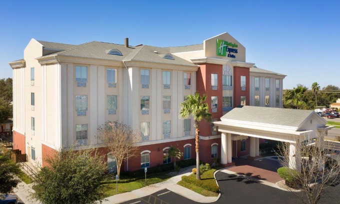 Uvalde Hotel | Holiday Inn Express Uvalde by IHG