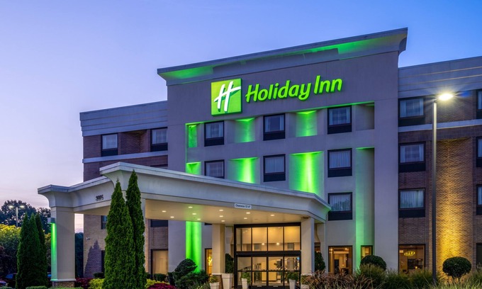 Greensboro Hotel | Holiday Inn Greensboro Coliseum by IHG