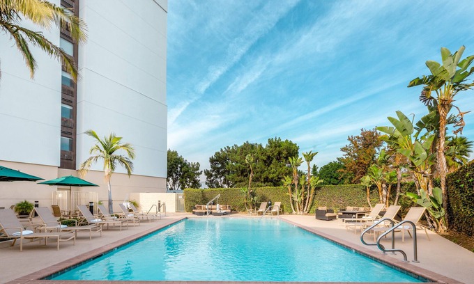 La Mirada Hotel | Holiday Inn La Mirada – Buena Park by IHG