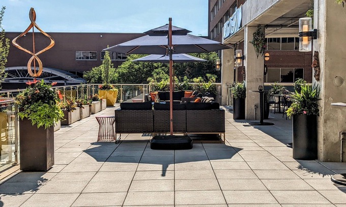 Historic Downtown Lancaster Hotel | Holiday Inn Lancaster by IHG