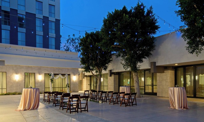 Harbor Hotel | Holiday Inn Long Beach Airport Hotel and Conference Center by IHG