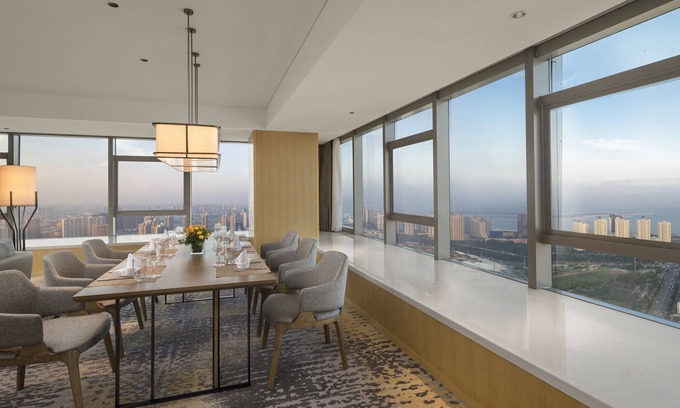 Haigang District Hotel | Holiday Inn Qinhuangdao Haigang by IHG