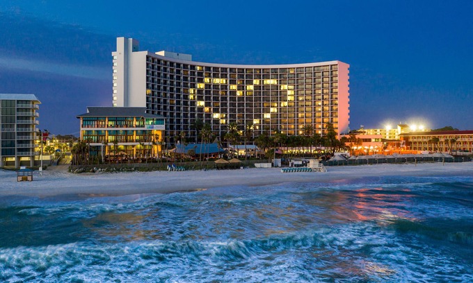 Panama City Beach Hotel | Holiday Inn Resort Panama City Beach by IHG