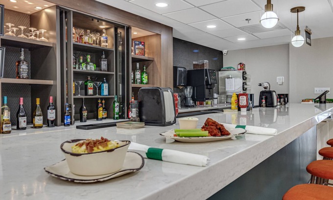 Arcadia Hotel | Holiday Inn Spartanburg Northwest by IHG
