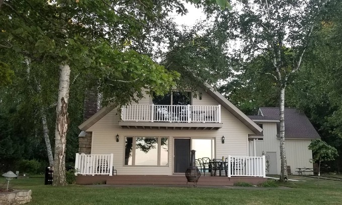 Sturgeon Bay Casa | Holiday Lodge on Green Bay