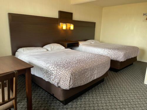 Westport Hotel | Holiday Motel