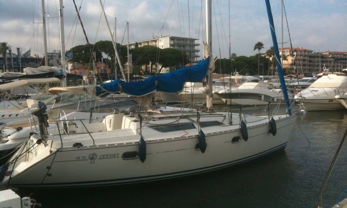 Golfe Juan Alquiler De Eote | Vacaciones en un crucero de cabina, Port Camille Rayon, Golfe Juan 06220
