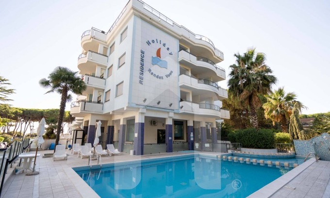 Pineto Apartamento | Holiday Rendez Vous 13 - Ground apartment with balcony and side sea view