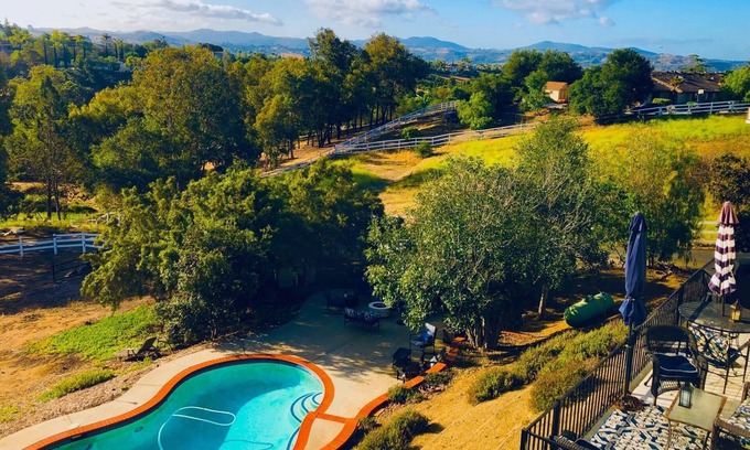 Fallbrook Casa | Holiday stay at Ranch with lovely Rolling Hill views + pool