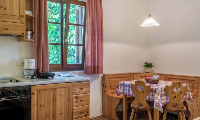 Collalbo Apartamento | Estudio vacacional 'Sallrain Hof Monolokal 4' con jardín comunitario