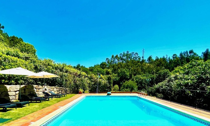 Mosteiro Villa | Spacious Villa Private POOL Diving Board Veranda BBQ Internet Games Room