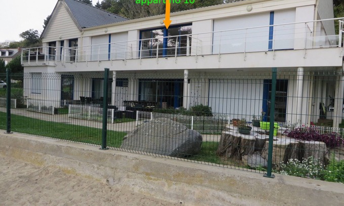 Etables-sur-Mer Apartamento | Vacaciones frente al mar, pies en el agua.