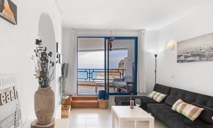 Taurito Apartamento | Vacaciones 'Stunning Sunset Ocean View' con vistas al mar, piscina compartida y Wi-Fi