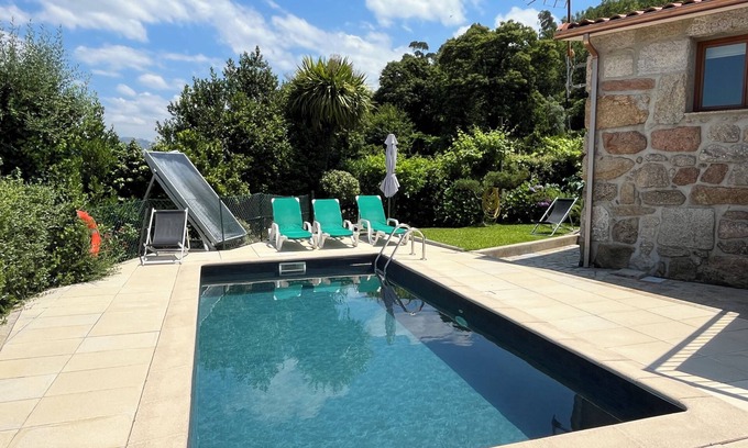 Cova Cabaña | Casa Rústica - T2 - WiFi - Vista lago - Piscina