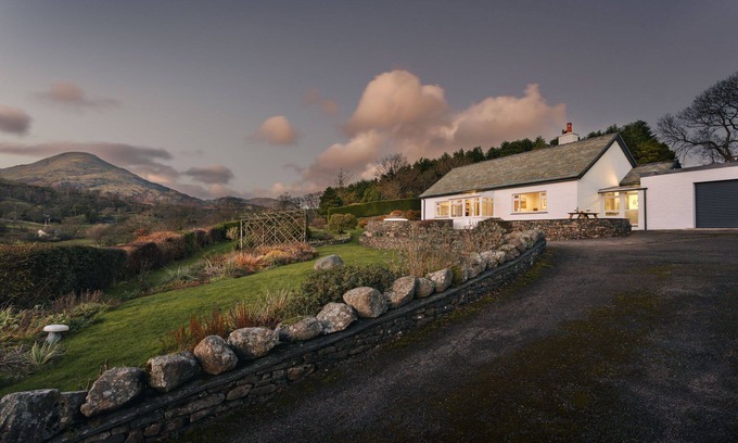 Torver Casa | Hollace, Coniston - Lake District cottage sleeping 4 guests with garden and stunning views