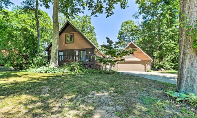 Holland Casa | Holland Home w/ Fire Pit - Walk to Lake!