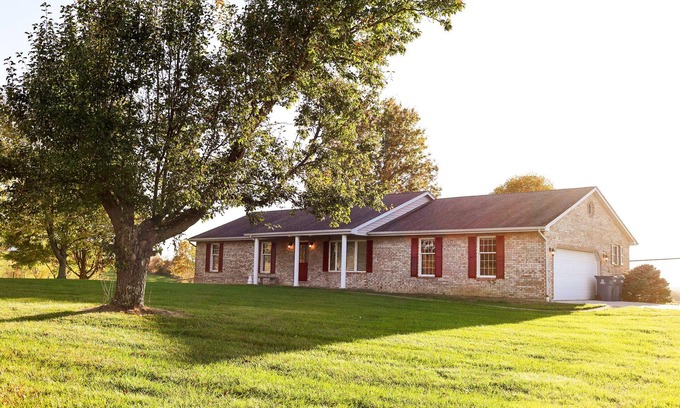 Williamstown Casa | Holland Meadows minutes from The Ark Encounter. Quite countryside!