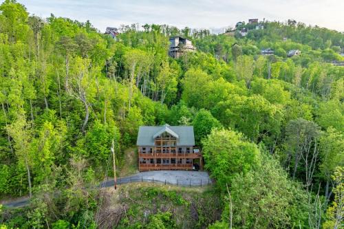 Chalet Village North Casa | Hollows Haven by AvantStay Hot Tub Sauna Balcony and Tree Top Views