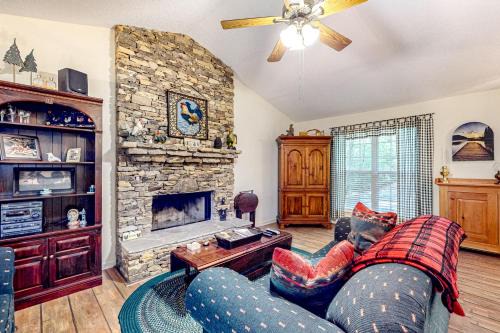 Sapphire Casa | Holly Forest Hideaway